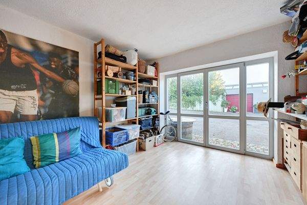 Jugendzimmer / Büro im Untergeschoss