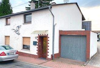 Frontansicht mit Garage