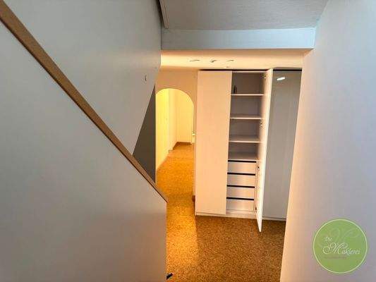 Hinunter in das Souterrain.