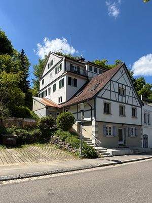 Ansicht mit Stellplätzen