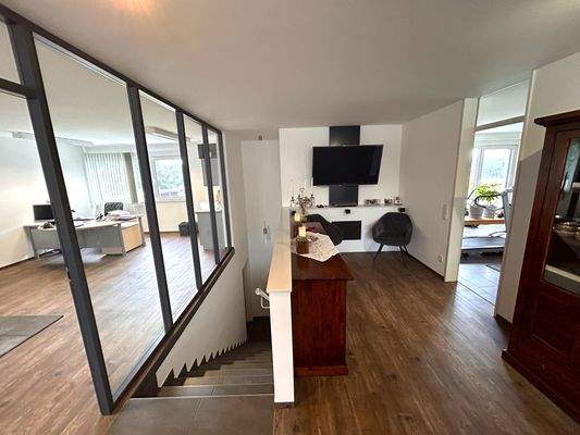 Treppe ins Obergeschoss