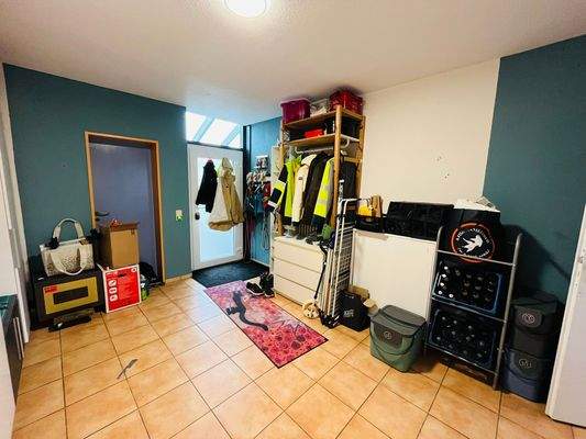 Vorraum zum Hauswirtschaftsraum