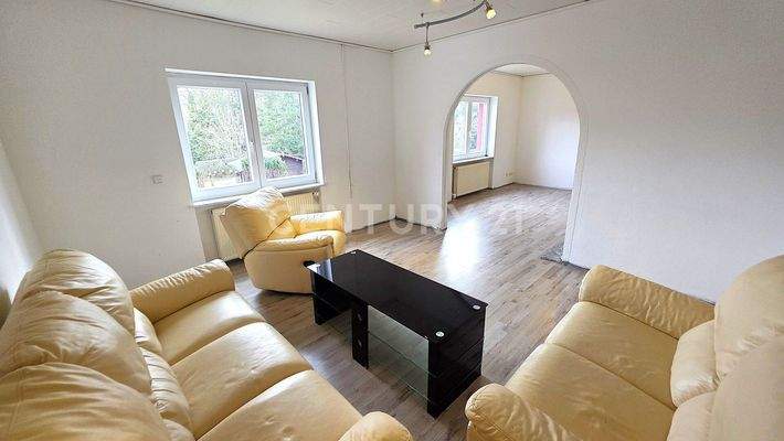 Blick vom Wohnzimmer zum Esszimmer