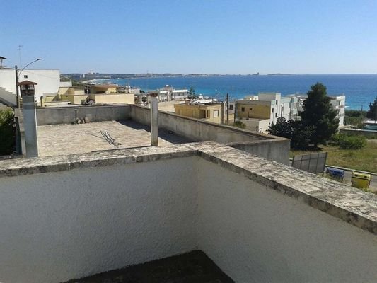 3 Apartments mit Meerblick in Lido Conchiglie (Lecce)