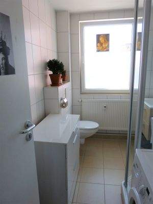 Badezimmer mit Fenster