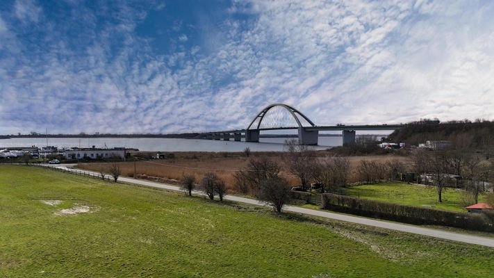 Luftaufnahme, Blick auf die Brücke