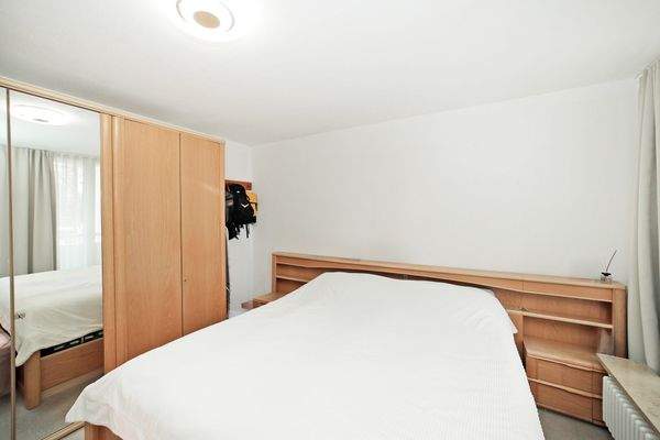 Großes Schlafzimmer