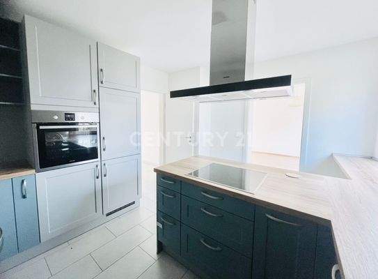 Einbauküche mit hochwertiger Ausstattung