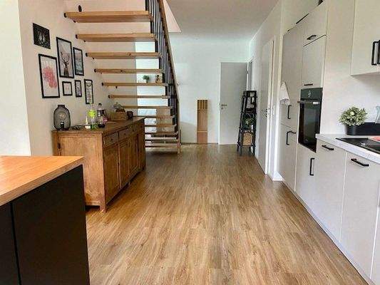 Küche und Treppe