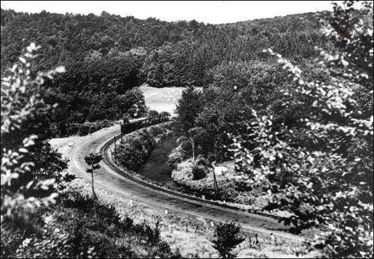 Bröltalbahn vor der Einfahrt Bröl (Eckes Granini)