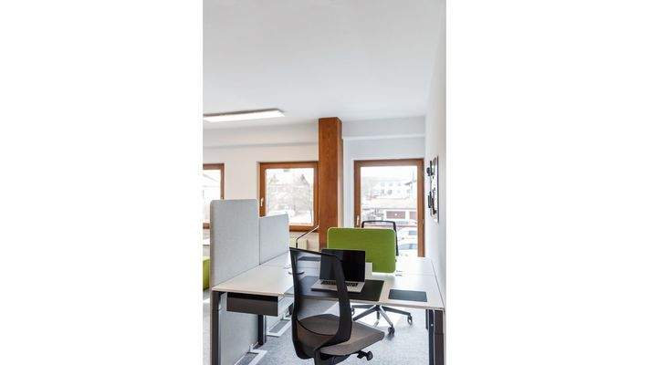 eigener Arbeitsplatz im Büro