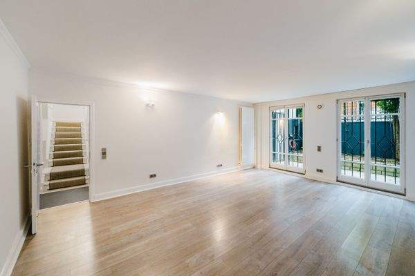 UG Zimmer zur Straße (Raum 3)