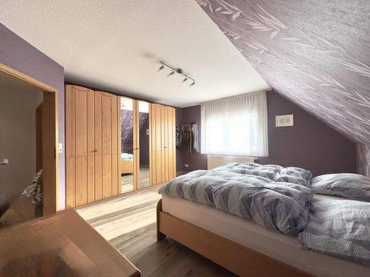 Elternschlafzimmer (OG)