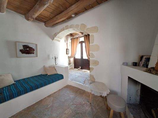 Kreta, Aspro: 3 Villen mit traditionellen Steinelementen und Bergblick zu verkaufen