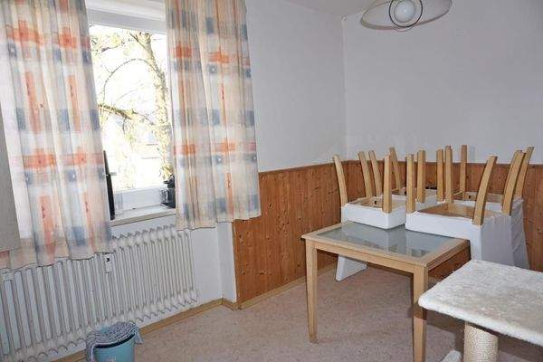 Essplatz Wohnung EG Links