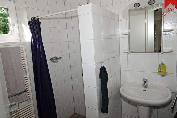 Gäste-WC mit Dusche