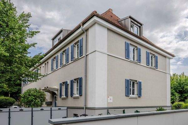 Das Mehrfamilienhaus in der Nord-West Ansicht