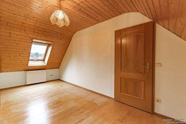 Wohn-, Schlafzimmer DG 