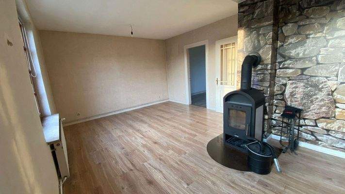 Wohnzimmer (mit Kaminofen)