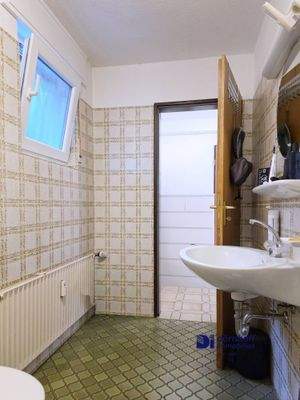 Badezimmer mit Dusche UG