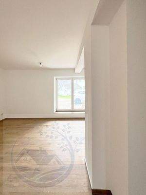 EBENE I (E1) :  Fertig zum Bezug: Barrierefreier, sehr großzügiger Wohnraum.