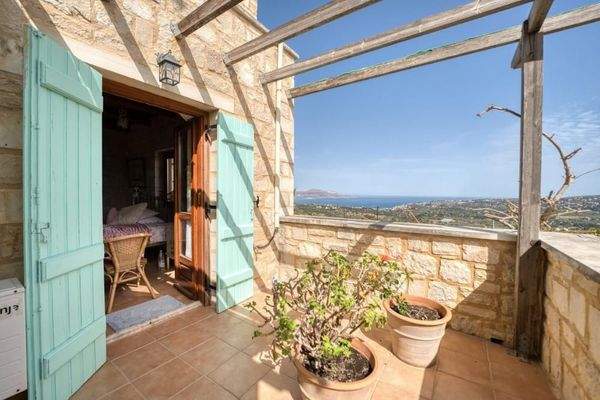 Kreta, Vamos: Möblierte Steinvilla mit Panoramablick auf Meer und Berge zu verkaufen