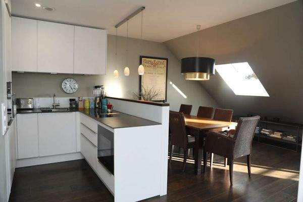 Küche mit Essbereich