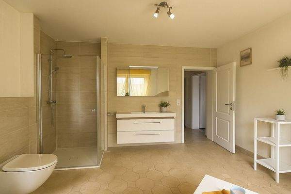 Bad virtuell modernisiert 