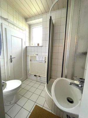 Kleines Dusch-Bad im Erdgeschoss (Nähe Haustür)