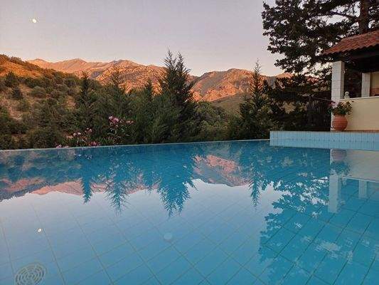 Villa-For-Sale-In-Theriso-Chania20240619_203423.jp