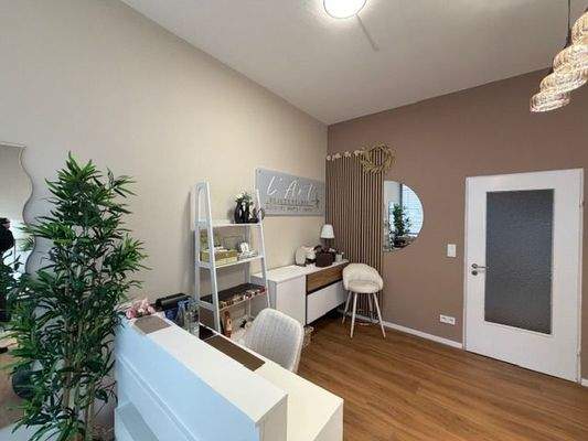 Tür zu Flur u. sep- WC