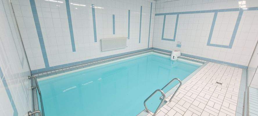 Schwimmbad Bild 3 