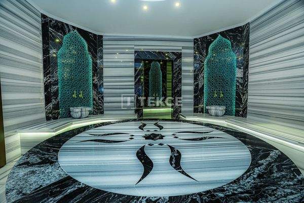 Magnificent Real Estate Within Walking Distance to the Beach in Alanya