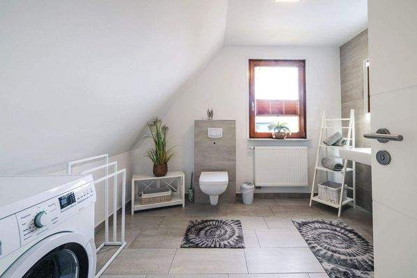 Badezimmer 2 im Obergeschoss