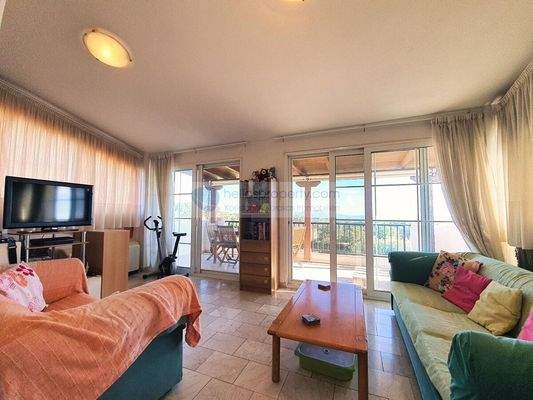 3433aa1ace3045599bcfaa5593f5c3d4-original