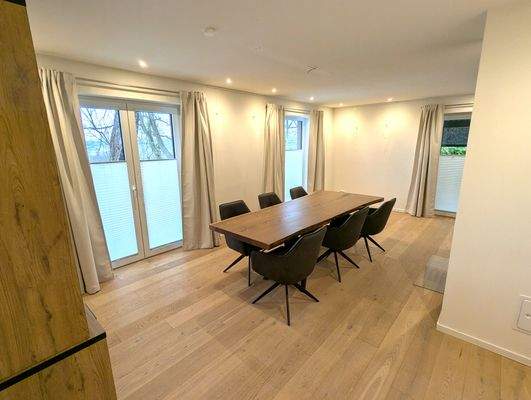 Esszimmer mit Terrassenzugang