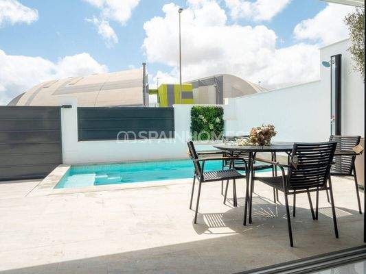 Spacious Semi Detached Homes with a Solarium in San Pedro