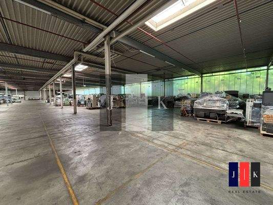 Halle Innenansicht 1