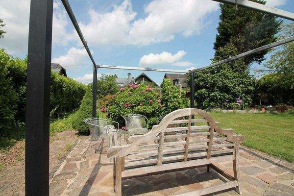 Sitzecke im hinteren Gartenbereich