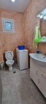 Kreta, Skalani: Gebäude mit 2 Wohnungen in toller Lage zu verkaufen