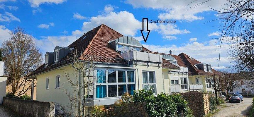 Hausansicht mit Dachterasse.jpg