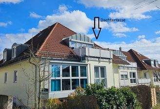 Hausansicht mit Dachterasse.jpg