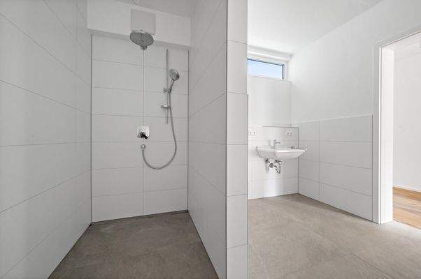 Badezimmer mit Dusche