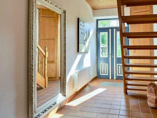 Diele - Erdgeschoss mit Treppenaufgang