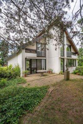 Östliche Terrasse beim Esszimmer