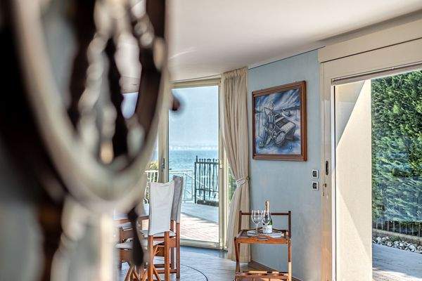 027-Yacht House-Desenzano-37.jpg