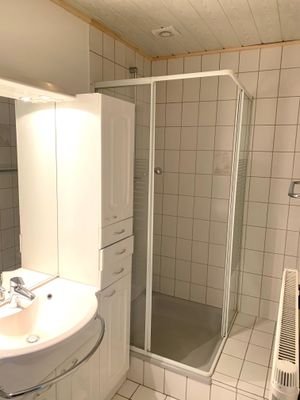 Hinteres Haus, Badezimmer, Bild 1