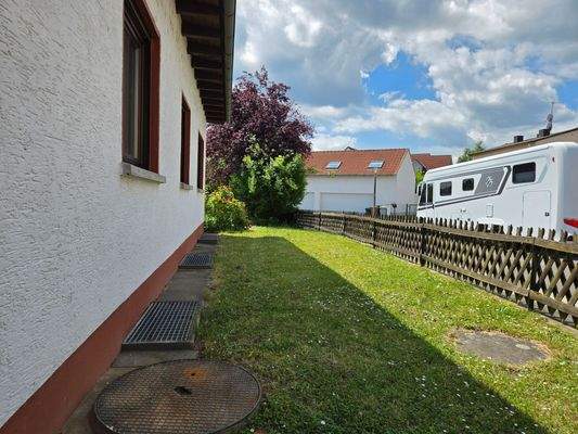 Rasenfläche (Frontseite)