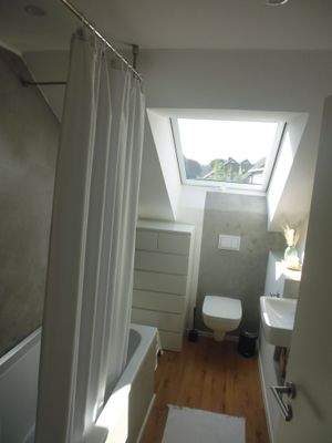 Bad im Dachgeschoss