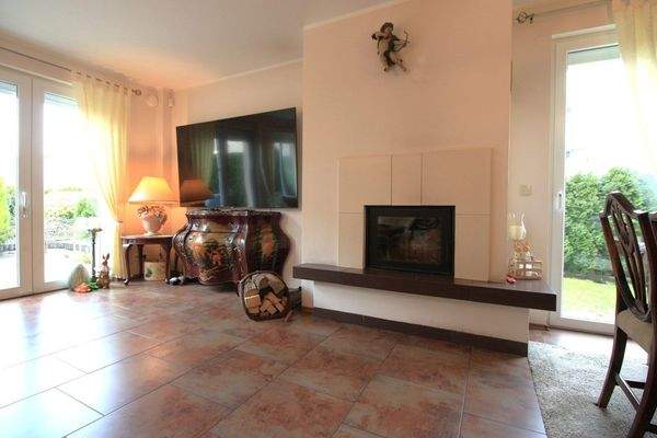 EG Wohnzimmer mit Kamin